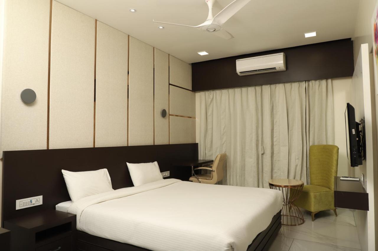 Hotel Florence Nanded Exterior photo