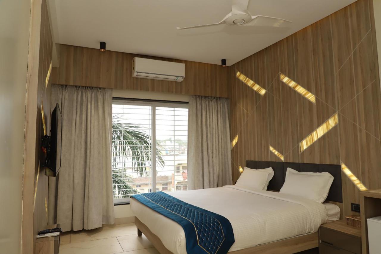 Hotel Florence Nanded Exterior photo