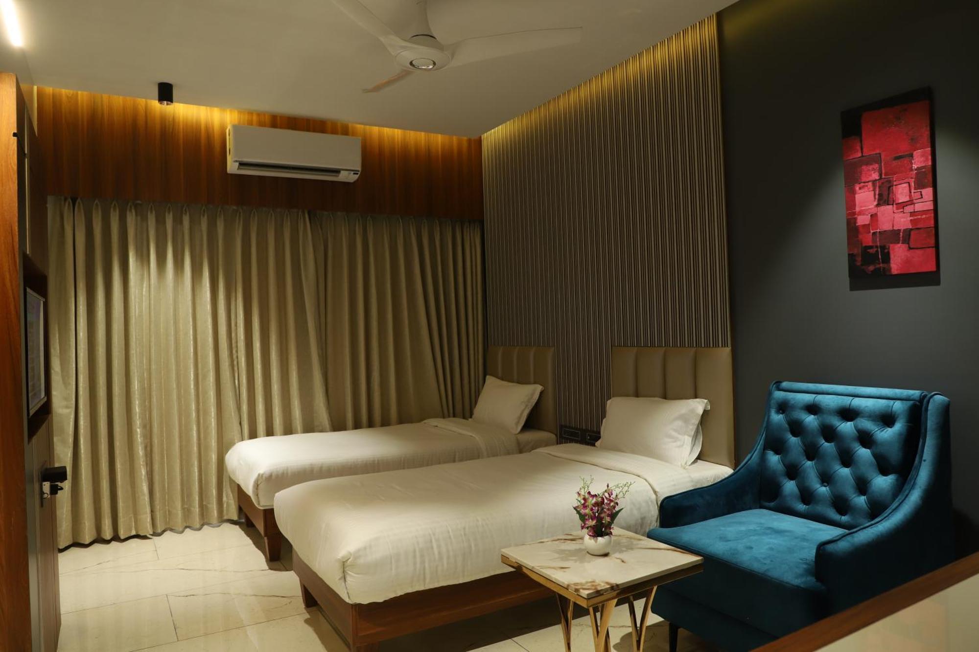 Hotel Florence Nanded Exterior photo