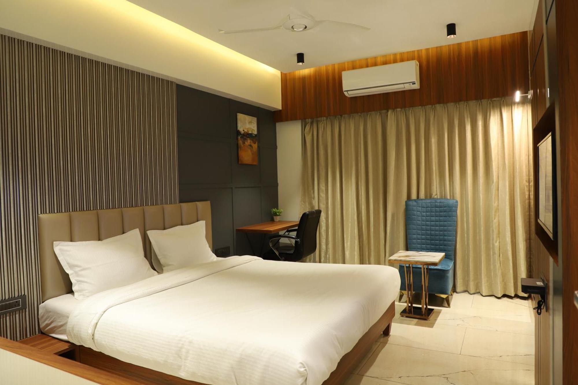 Hotel Florence Nanded Exterior photo